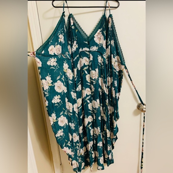 Forever 21 Women’s Wrap Dress - Picture 5 of 8